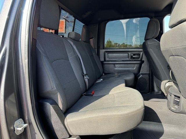 RAM 2500 Tradesman 4x4 Crew Cab 6'4" Box 2024