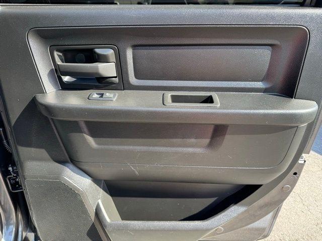 RAM 2500 Tradesman 4x4 Crew Cab 6'4" Box 2024