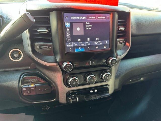 RAM 2500 Tradesman 4x4 Crew Cab 6'4" Box 2024