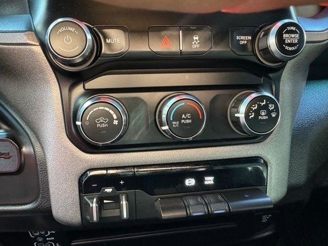 RAM 2500 Tradesman 4x4 Crew Cab 6'4" Box 2024