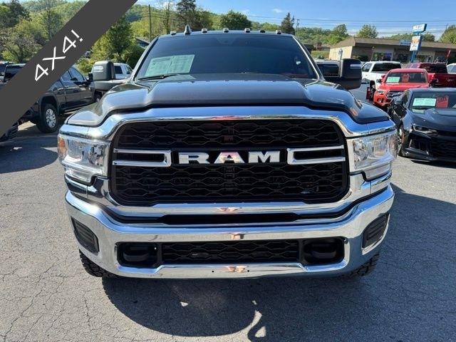 RAM 2500 Tradesman 4x4 Crew Cab 6'4" Box 2024