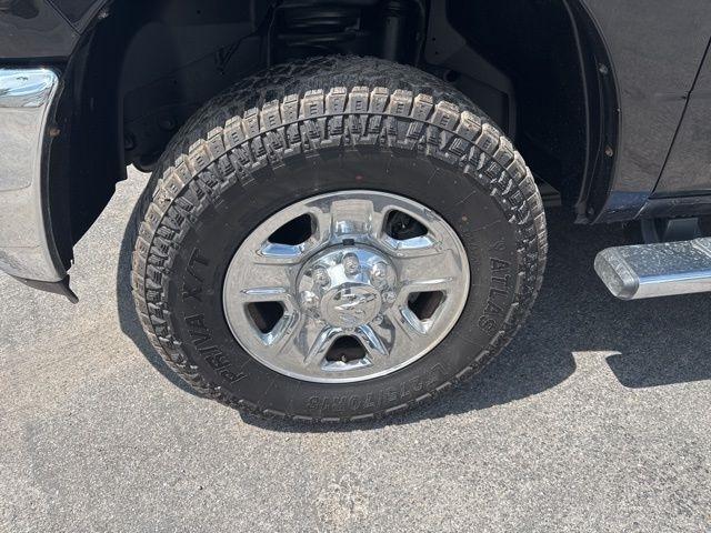 RAM 2500 Tradesman 4x4 Crew Cab 6'4" Box 2017