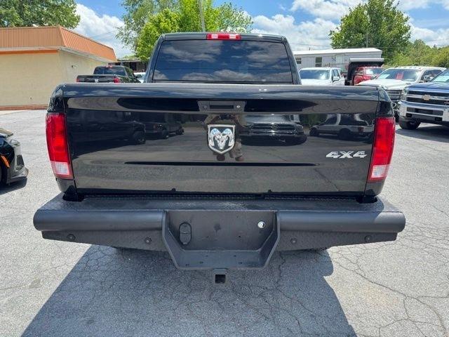RAM 2500 Tradesman 4x4 Crew Cab 6'4" Box 2017