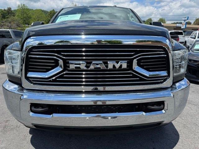 RAM 2500 Tradesman 4x4 Crew Cab 6'4" Box 2017