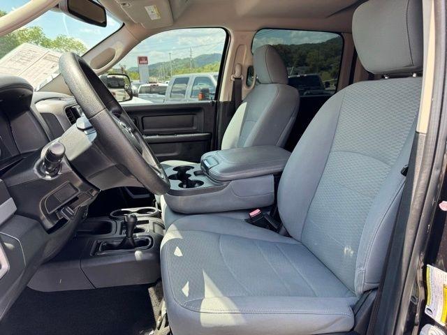 RAM 2500 Tradesman 4x4 Crew Cab 6'4" Box 2017