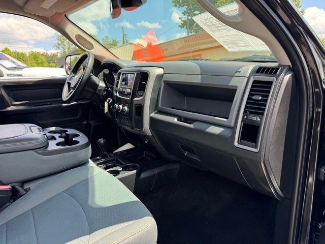RAM 2500 Tradesman 4x4 Crew Cab 6'4" Box 2017