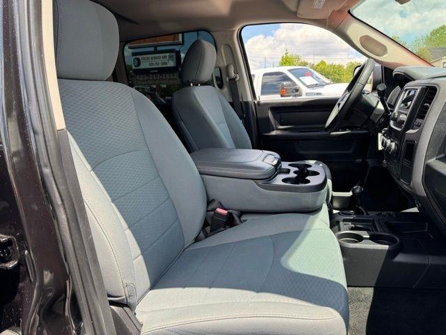 RAM 2500 Tradesman 4x4 Crew Cab 6'4" Box 2017