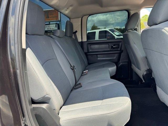 RAM 2500 Tradesman 4x4 Crew Cab 6'4" Box 2017