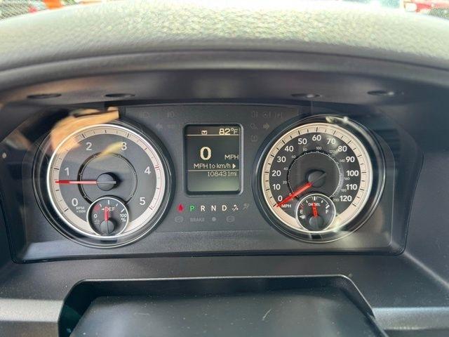 RAM 2500 Tradesman 4x4 Crew Cab 6'4" Box 2017
