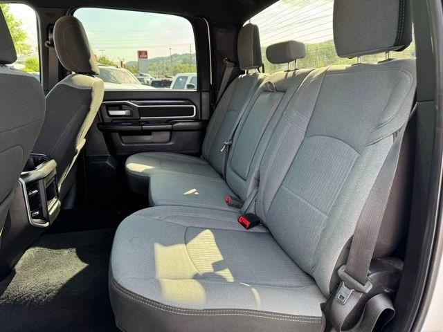 RAM 2500 Big Horn 4x4 Crew Cab 6'4" Box 2024