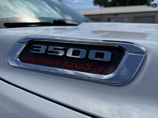 RAM 3500 Tradesman 4x4 Crew Cab 6'4" Box 2022