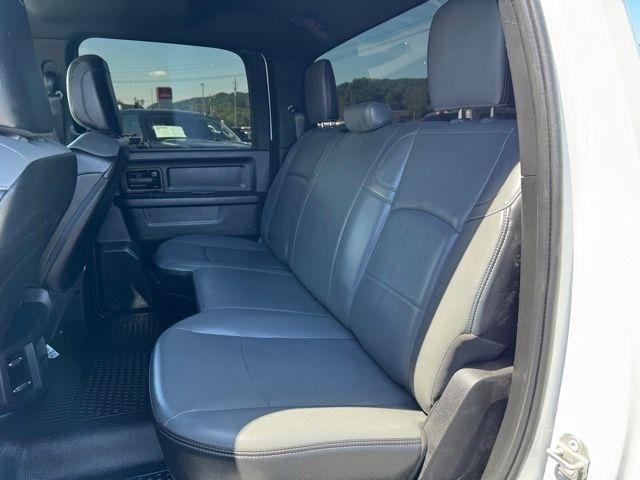 RAM 3500 Tradesman 4x4 Crew Cab 6'4" Box 2022