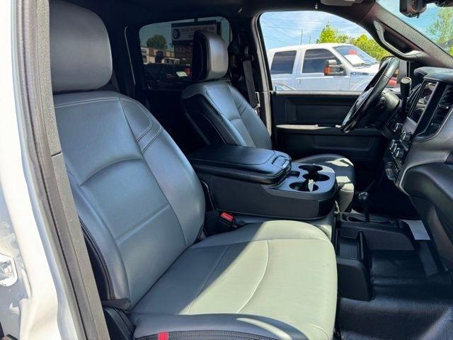 RAM 3500 Tradesman 4x4 Crew Cab 6'4" Box 2022