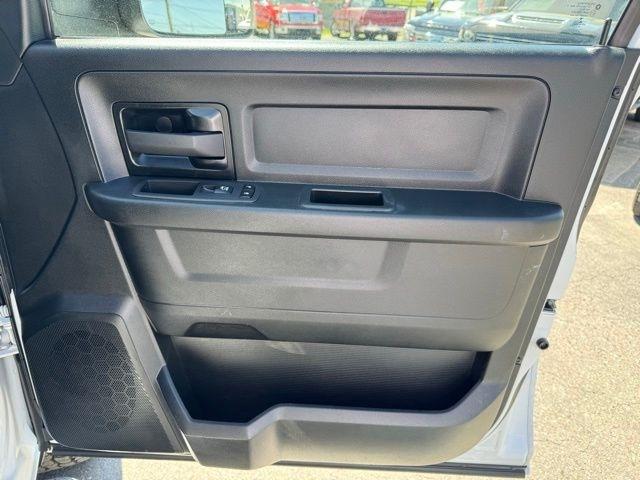 RAM 3500 Tradesman 4x4 Crew Cab 6'4" Box 2022
