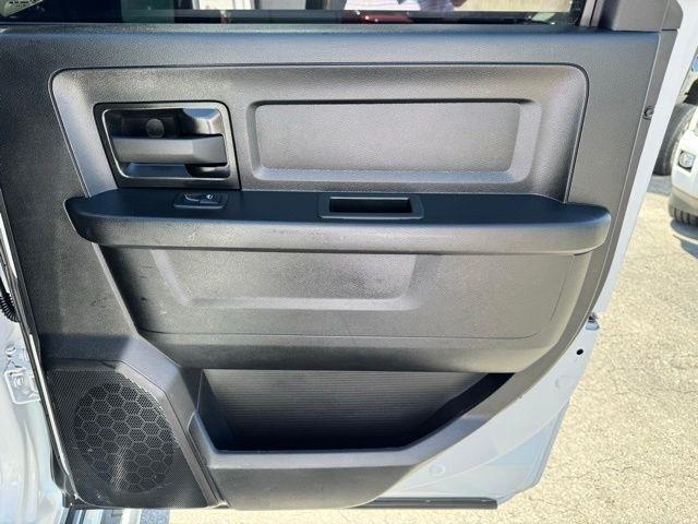 RAM 3500 Tradesman 4x4 Crew Cab 6'4" Box 2022