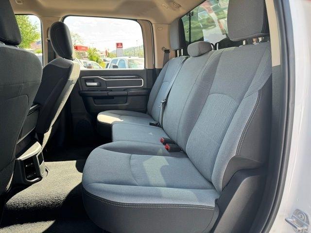 RAM 2500 Big Horn 4x4 Crew Cab 6'4" Box 2019