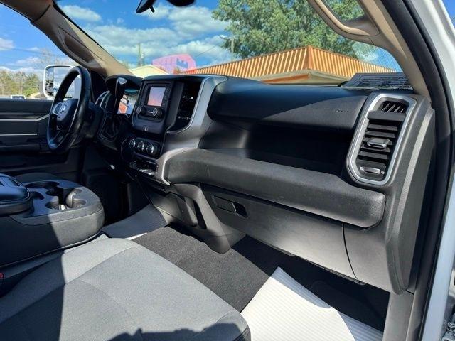 RAM 2500 Big Horn 4x4 Crew Cab 6'4" Box 2019