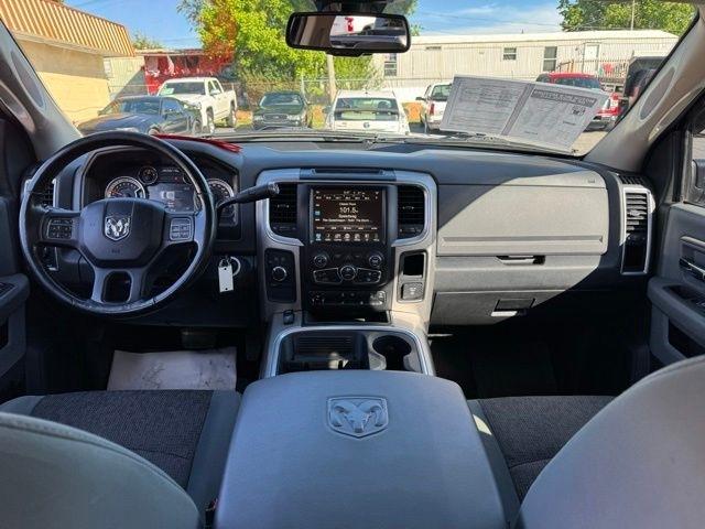 RAM 2500 Big Horn 4x4 Crew Cab 6'4" Box 2017