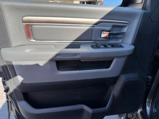 RAM 2500 Big Horn 4x4 Crew Cab 6'4" Box 2017