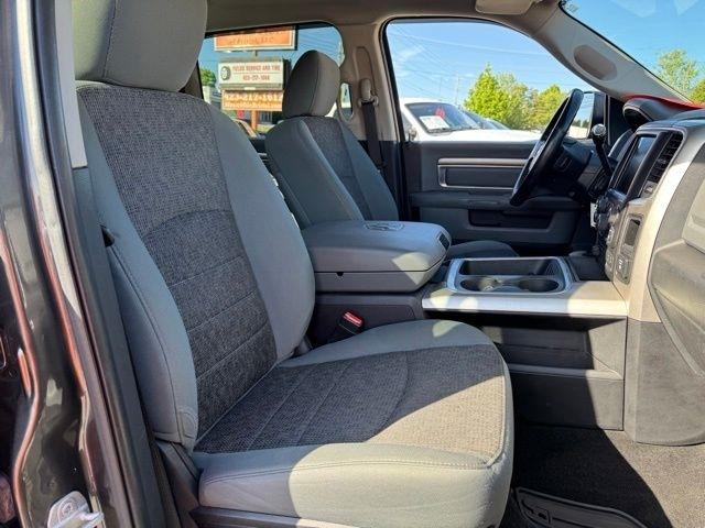 RAM 2500 Big Horn 4x4 Crew Cab 6'4" Box 2017