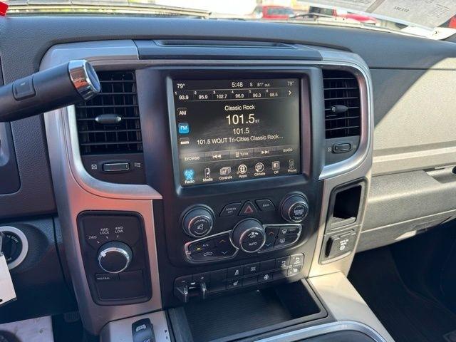 RAM 2500 Big Horn 4x4 Crew Cab 6'4" Box 2017