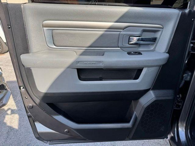 RAM 2500 4WD Mega Cab 160.5" Big Horn 2015