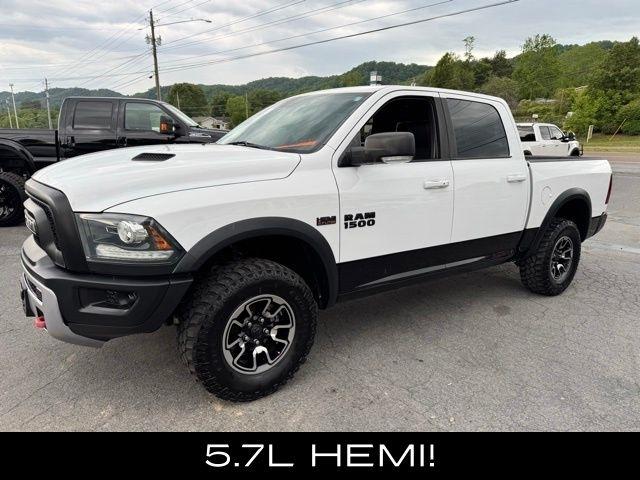 RAM 1500 4WD Crew Cab 140.5" Rebel 2016