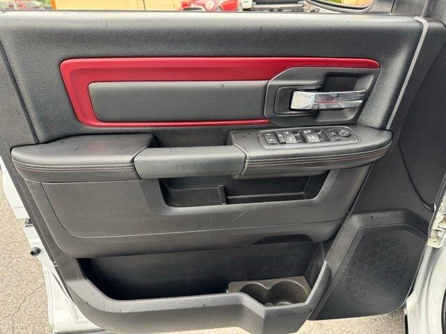 RAM 1500 4WD Crew Cab 140.5" Rebel 2016