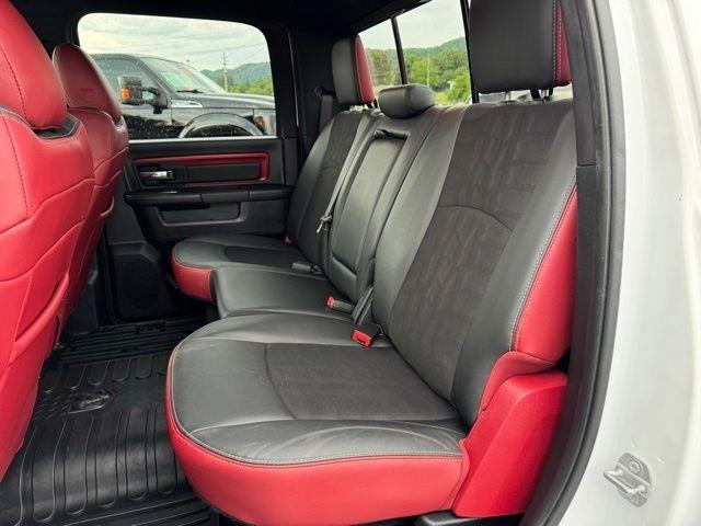 RAM 1500 4WD Crew Cab 140.5" Rebel 2016