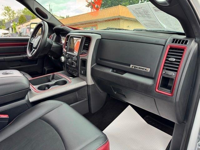 RAM 1500 4WD Crew Cab 140.5" Rebel 2016