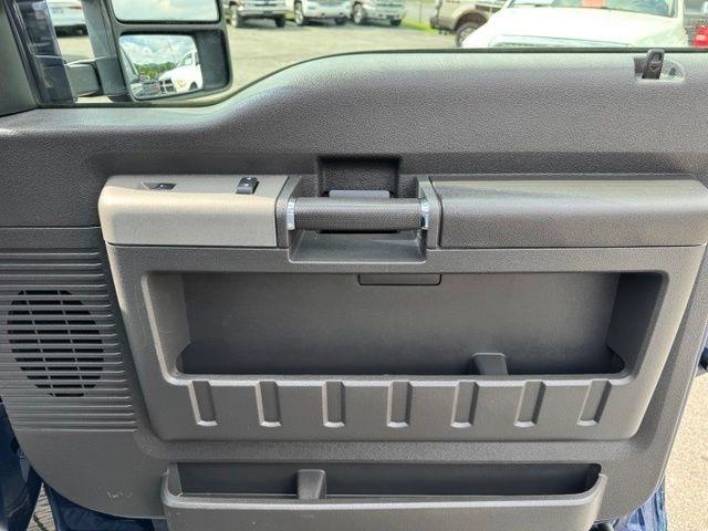 Ford Super Duty F-350 SRW 4WD Crew Cab 156" Lariat 2012