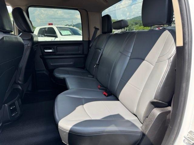 RAM 2500 Tradesman 4x4 Crew Cab 6'4" Box 2019