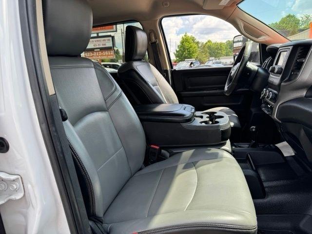 RAM 2500 Tradesman 4x4 Crew Cab 6'4" Box 2019