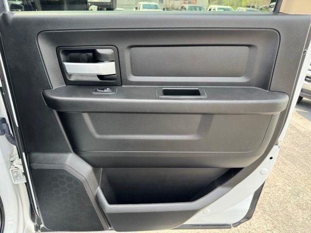 RAM 2500 Tradesman 4x4 Crew Cab 6'4" Box 2019