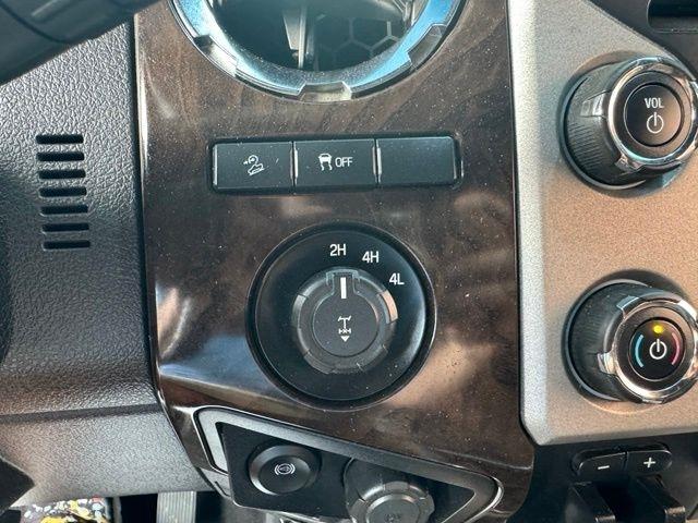 Ford Super Duty F-250 SRW Platinum 4WD Crew Cab 6.75' Box 2016