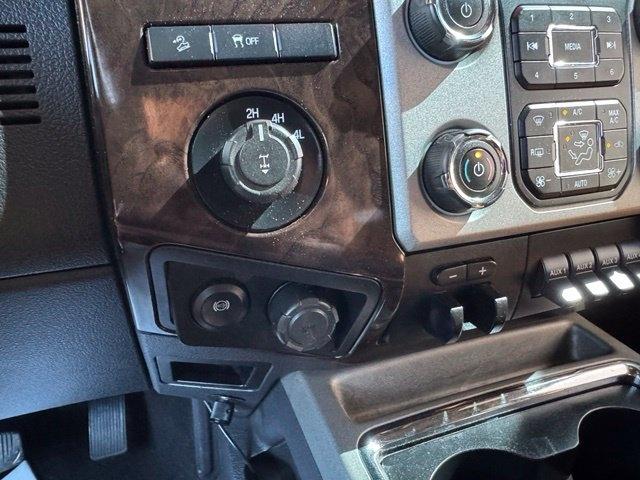 Ford Super Duty F-250 SRW Platinum 4WD Crew Cab 6.75' Box 2016