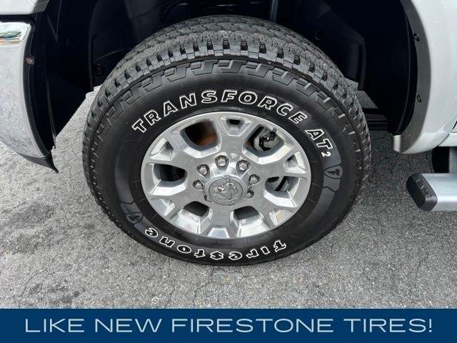 RAM 2500 4WD Mega Cab 160.5" Laramie 2015