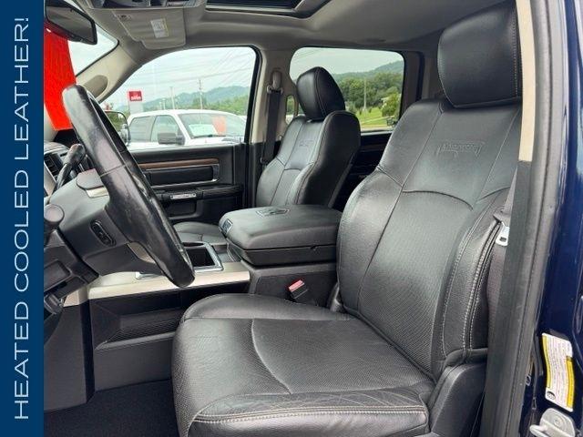 RAM 2500 4WD Mega Cab 160.5" Laramie 2015