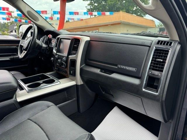 RAM 2500 4WD Mega Cab 160.5" Laramie 2015