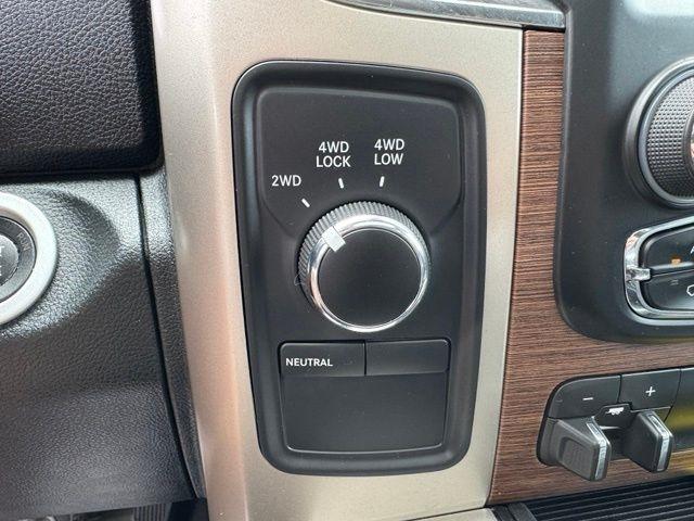 RAM 2500 4WD Mega Cab 160.5" Laramie 2015