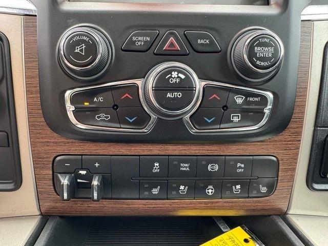 RAM 2500 4WD Mega Cab 160.5" Laramie 2015