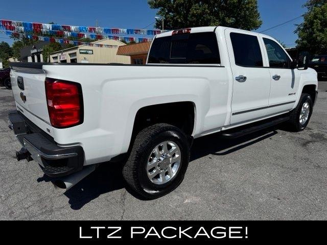 Chevrolet Silverado 3500HD 4WD Crew Cab 153.7" LTZ 2015