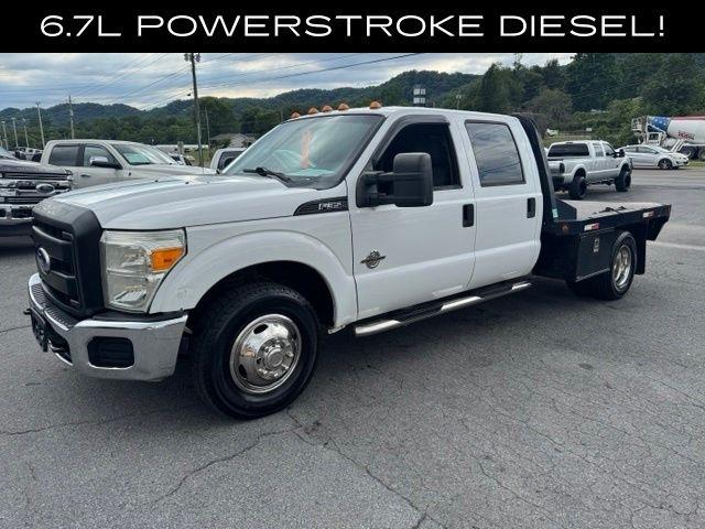 Ford Super Duty F-350 DRW 2WD Crew Cab 176" WB 60" CA Lariat 2011
