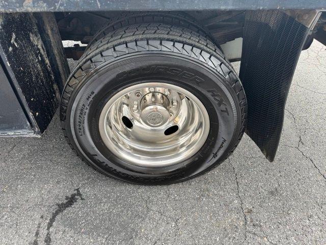 Ford Super Duty F-350 DRW 2WD Crew Cab 176" WB 60" CA Lariat 2011