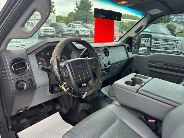 Ford Super Duty F-350 DRW 2WD Crew Cab 176" WB 60" CA Lariat 2011