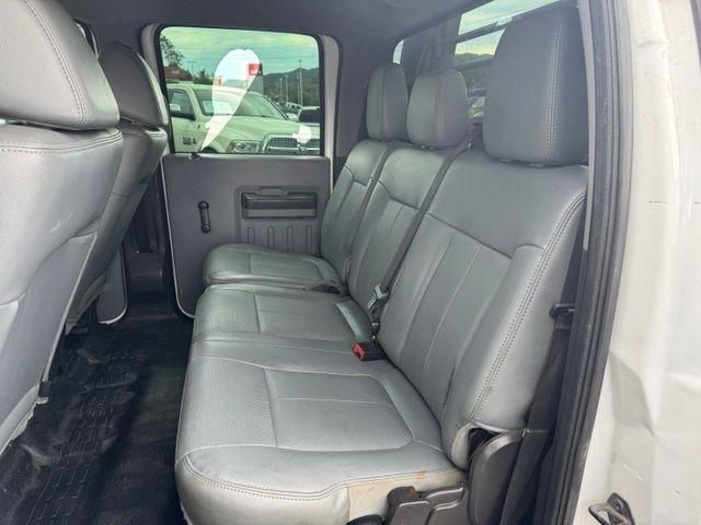 Ford Super Duty F-350 DRW 2WD Crew Cab 176" WB 60" CA Lariat 2011