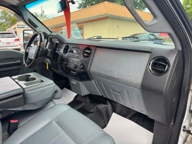 Ford Super Duty F-350 DRW 2WD Crew Cab 176" WB 60" CA Lariat 2011