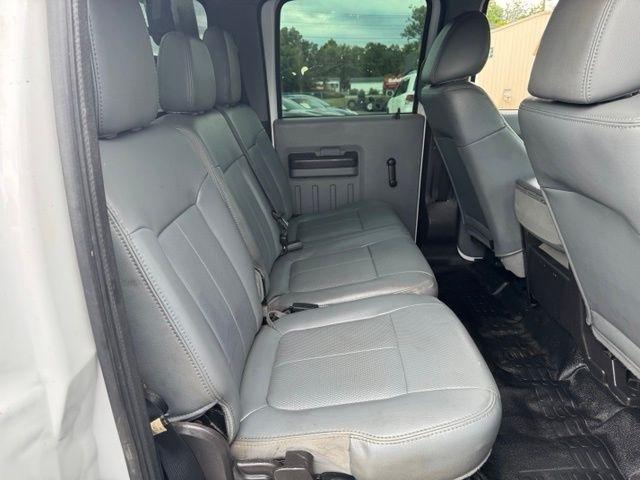 Ford Super Duty F-350 DRW 2WD Crew Cab 176" WB 60" CA Lariat 2011