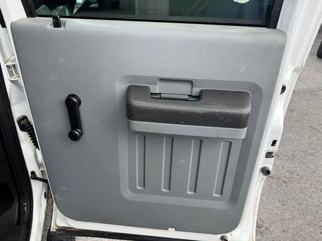 Ford Super Duty F-350 DRW 2WD Crew Cab 176" WB 60" CA Lariat 2011