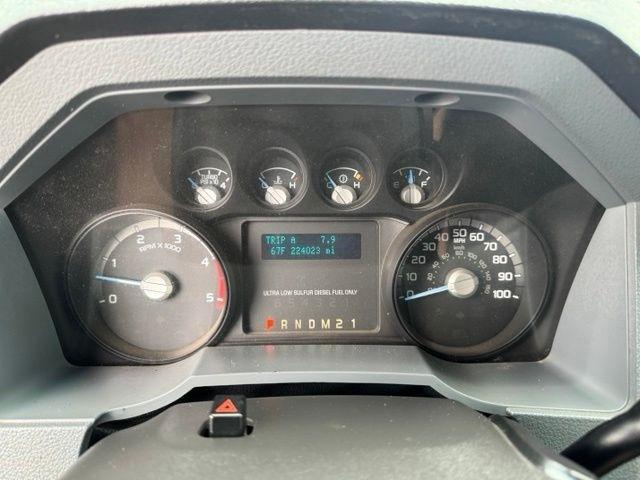 Ford Super Duty F-350 DRW 2WD Crew Cab 176" WB 60" CA Lariat 2011
